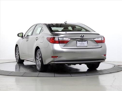 2016 Lexus ES 300h Base