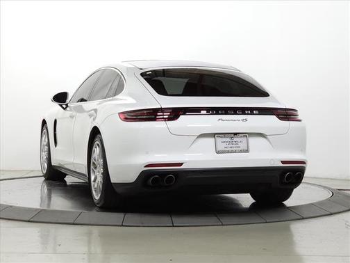 2018 Porsche Panamera 4S