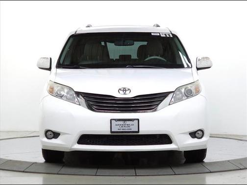 2011 Toyota Sienna XLE