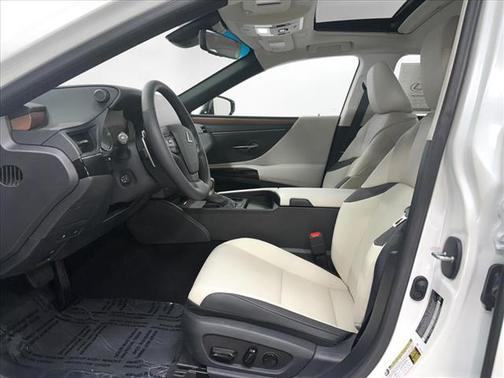 2025 Lexus ES 300h Base