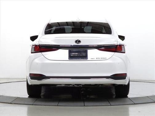 2024 Lexus ES 250 Base