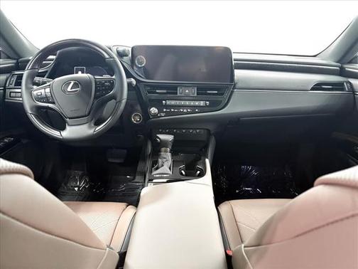 2025 Lexus ES 300h Luxury