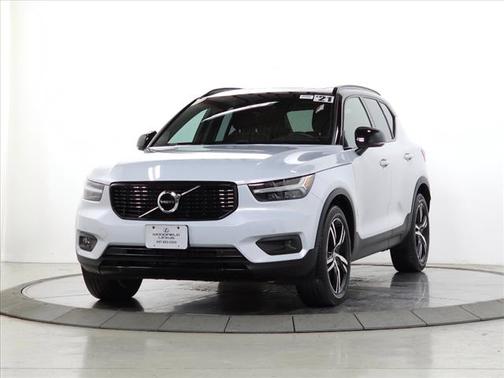 2021 Volvo XC40 T5 R-Design
