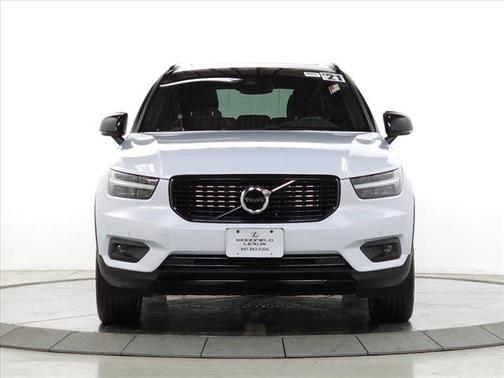 2021 Volvo XC40 T5 R-Design