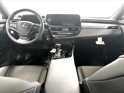 2025 Lexus ES 300h F SPORT Design