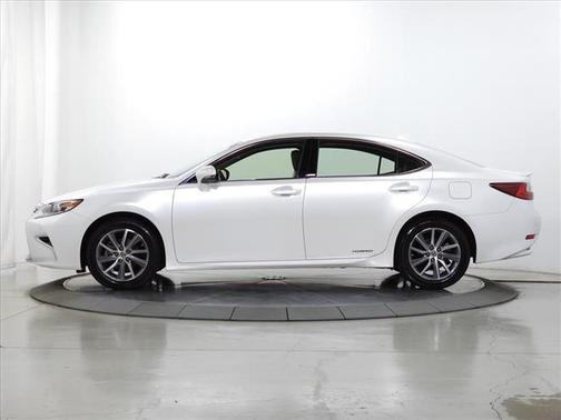 2016 Lexus ES 300h Base
