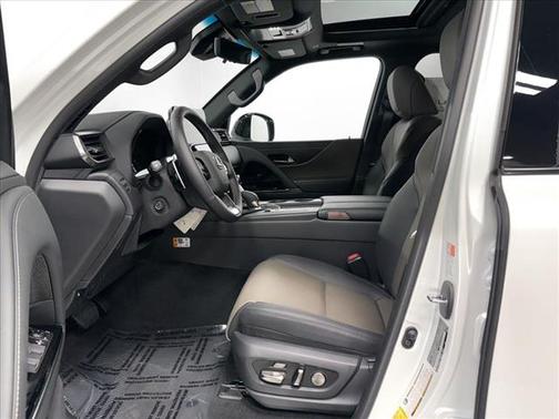 2025 Lexus LX 700h Overtrail