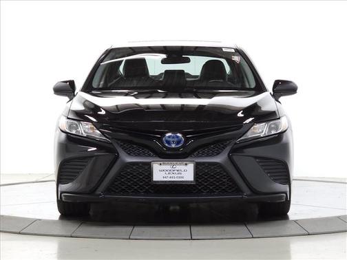 Midnight Black Metallic 2020 Toyota Camry SE
