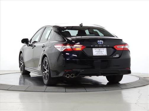 Midnight Black Metallic 2020 Toyota Camry SE