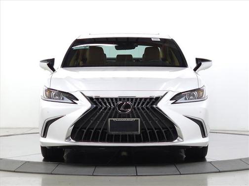 2025 Lexus ES 300h Luxury