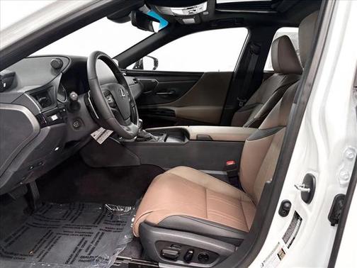 2025 Lexus ES 300h Ultra Luxury