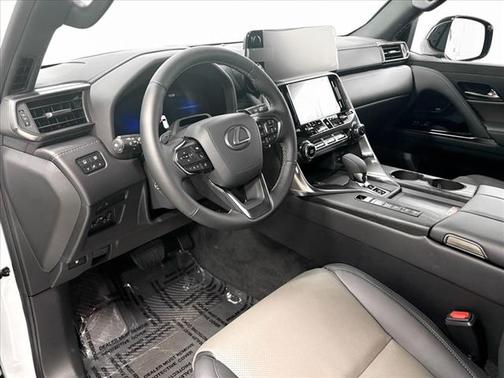 2025 Lexus LX 700h Overtrail