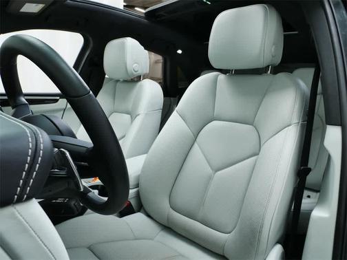 2023 Porsche Macan S