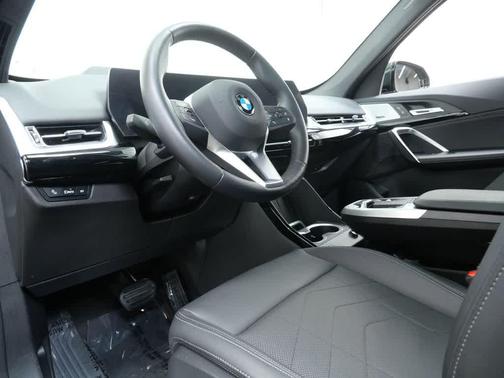 San Remo Green Metallic 2023 BMW X1 xDrive28i