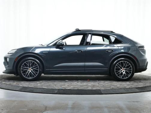 2025 Porsche Macan 4