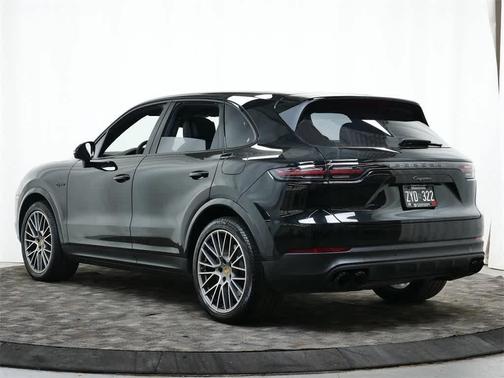 2023 Porsche Cayenne Cayenne E-Hybrid Platinum Edition
