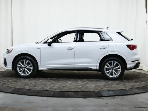 2021 Audi Q3 45 S line Premium