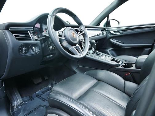 2021 Porsche Macan S