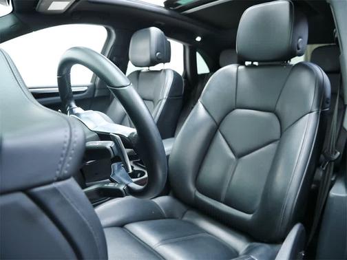 2021 Porsche Macan S