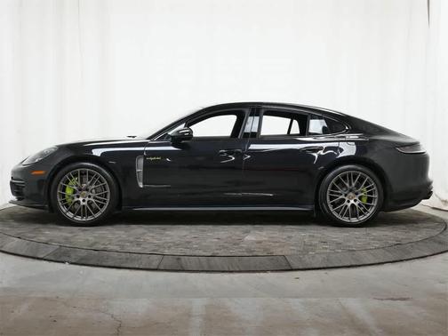 2023 Porsche Panamera AWD