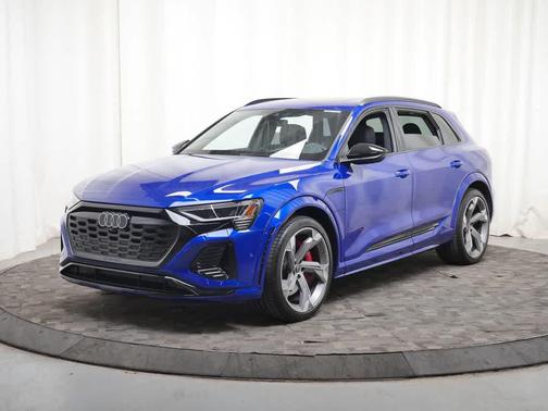 Ultra Blue Metallic 2024 Audi SQ8 4.0T Prestige