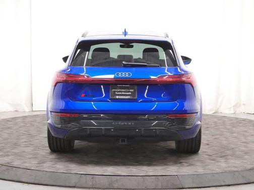 Ultra Blue Metallic 2024 Audi SQ8 4.0T Prestige