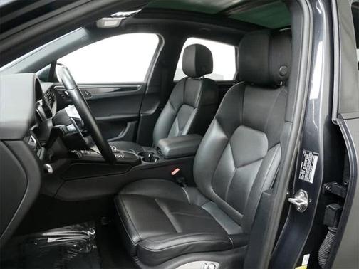 2021 Porsche Macan Base