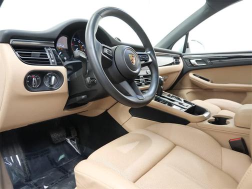 2023 Porsche Macan T