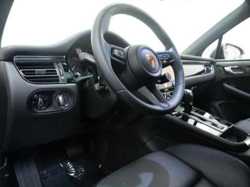 2025 Porsche Macan T