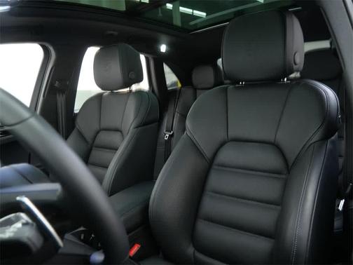2025 Porsche Macan T