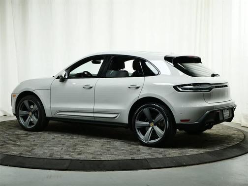 2023 Porsche Macan T
