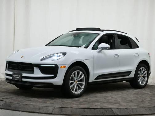 2025 Porsche Macan AWD