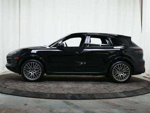 2023 Porsche Cayenne Platinum Edition