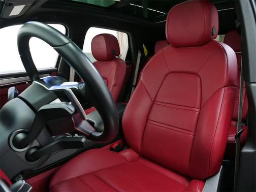 2023 Porsche Cayenne Platinum Edition