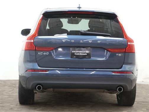 2018 Volvo XC60 T5 Momentum