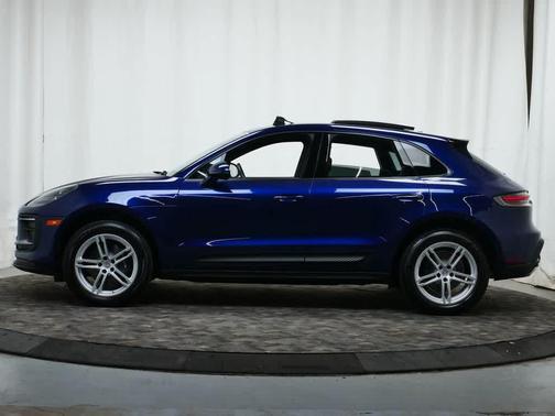 Gentian Blue Metallic 2024 Porsche Macan AWD