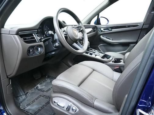 2024 Porsche Macan AWD