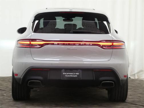 2026 Porsche Macan 