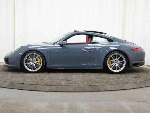 2017 Porsche 911 Carrera 4S