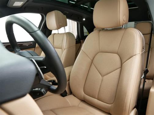 2023 Porsche Macan AWD