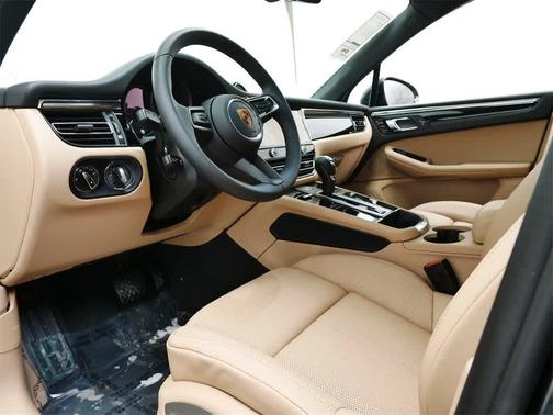2026 Porsche Macan AWD
