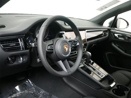 2025 Porsche Macan S