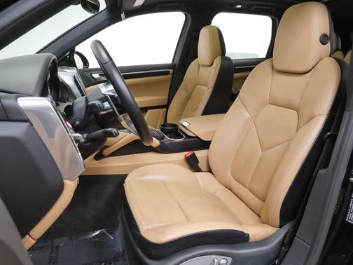 Black 2018 Porsche Cayenne Cayenne