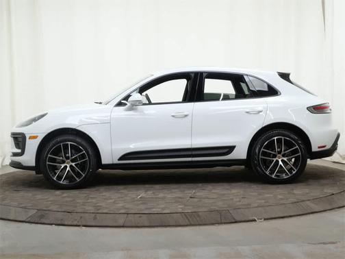 2026 Porsche Macan AWD