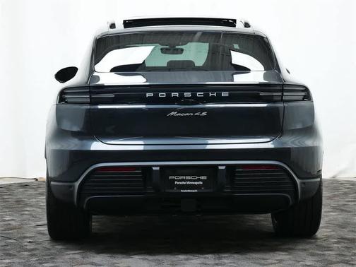 2025 Porsche Macan 4S