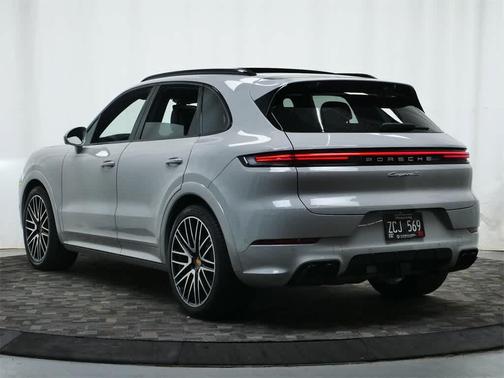 2024 Porsche Cayenne S