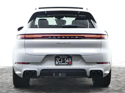2024 Porsche Cayenne S