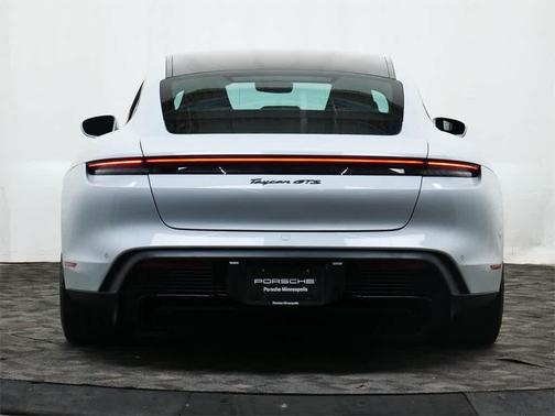 2022 Porsche Taycan GTS