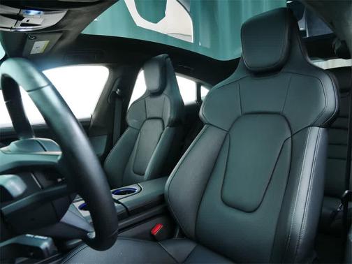 2022 Porsche Taycan GTS