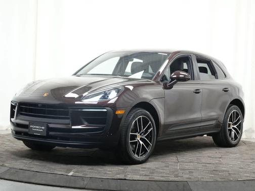 Mahogany Metallic 2022 Porsche Macan Macan